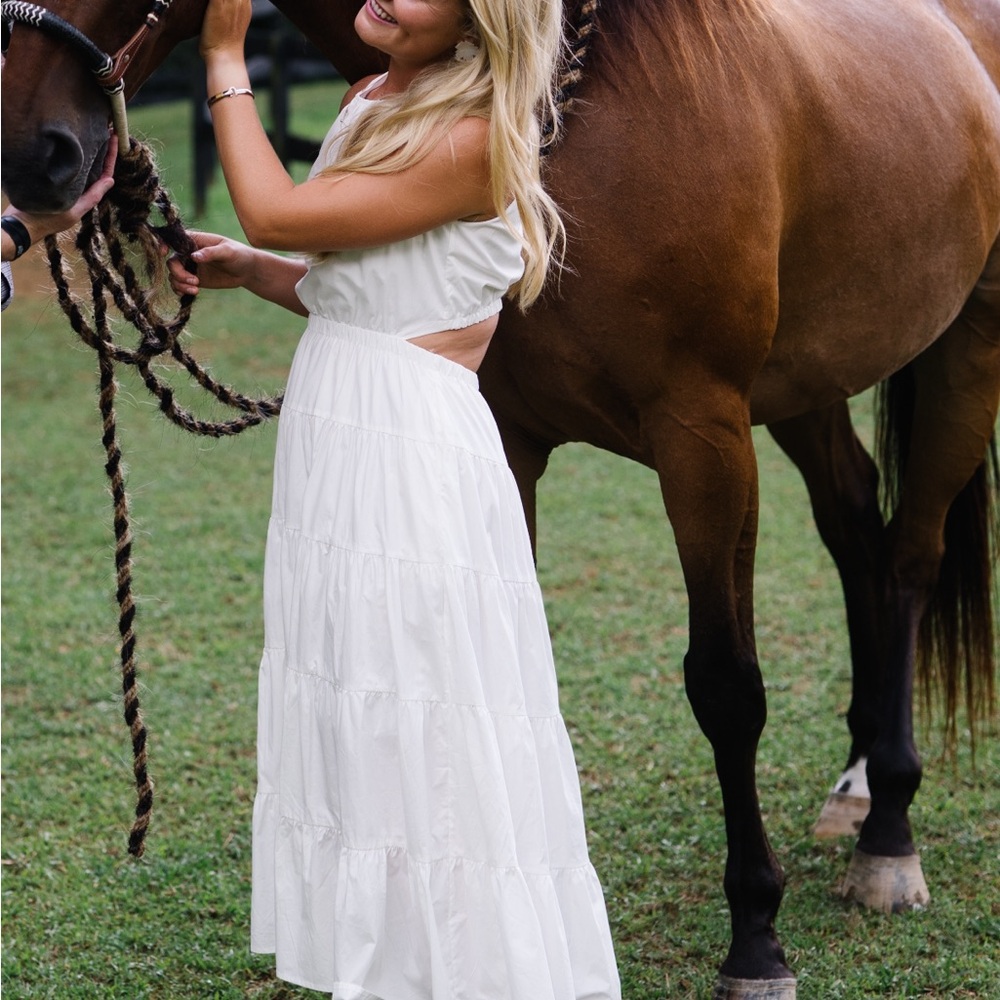 Chic White Sleeveless Maxi Dress